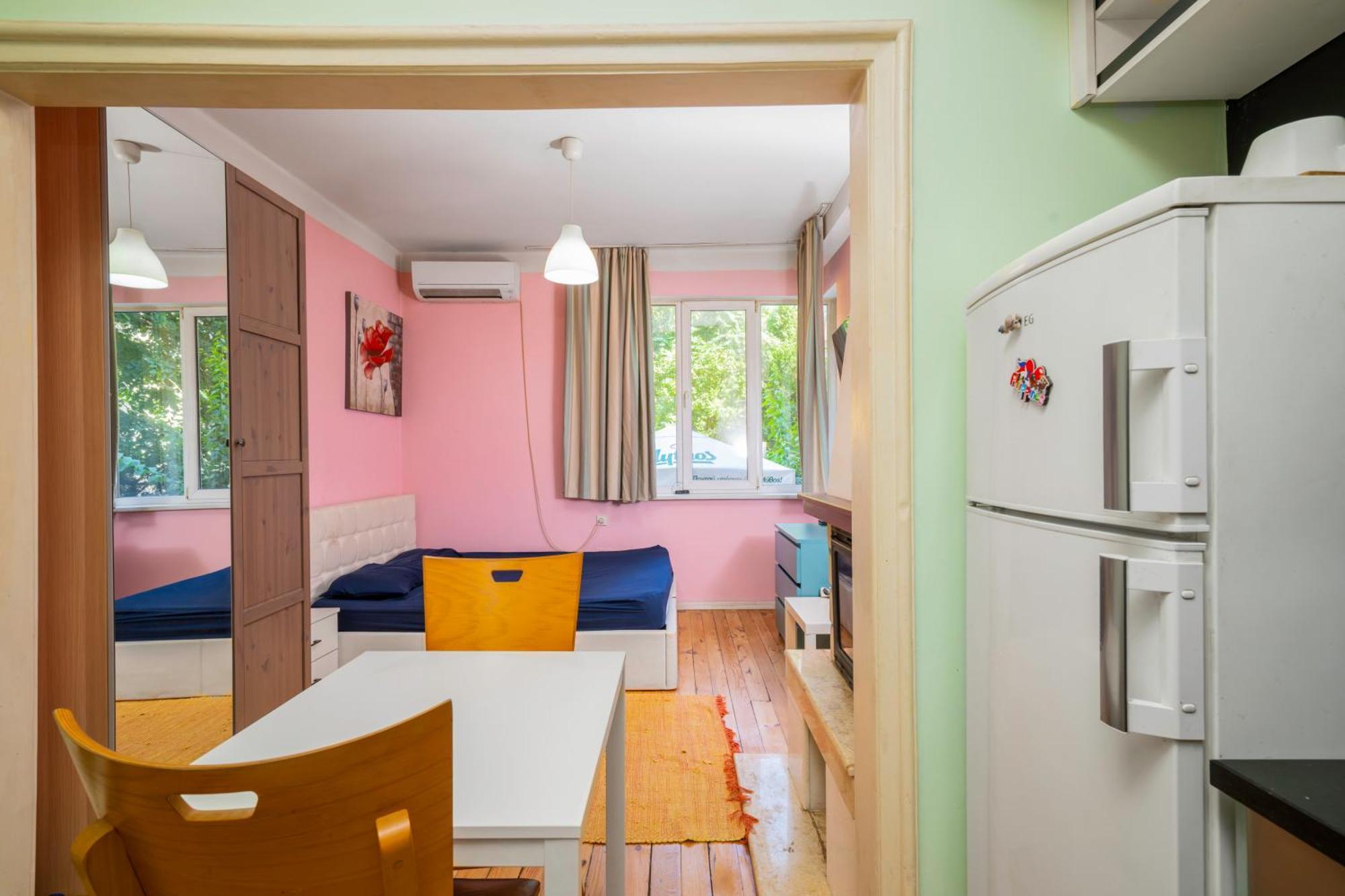 Sofia'S 1Bd Colourful Getaway Near Ndk Apartman Kültér fotó